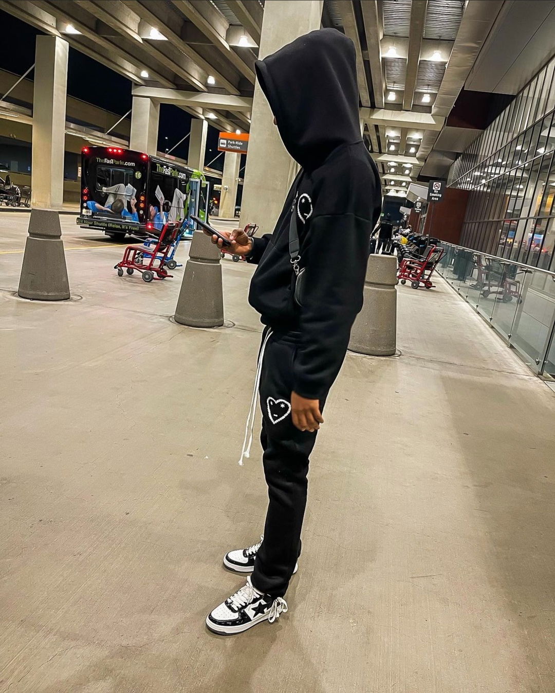 SIGNATURE TRACK PANTS BLACK – Carsicko