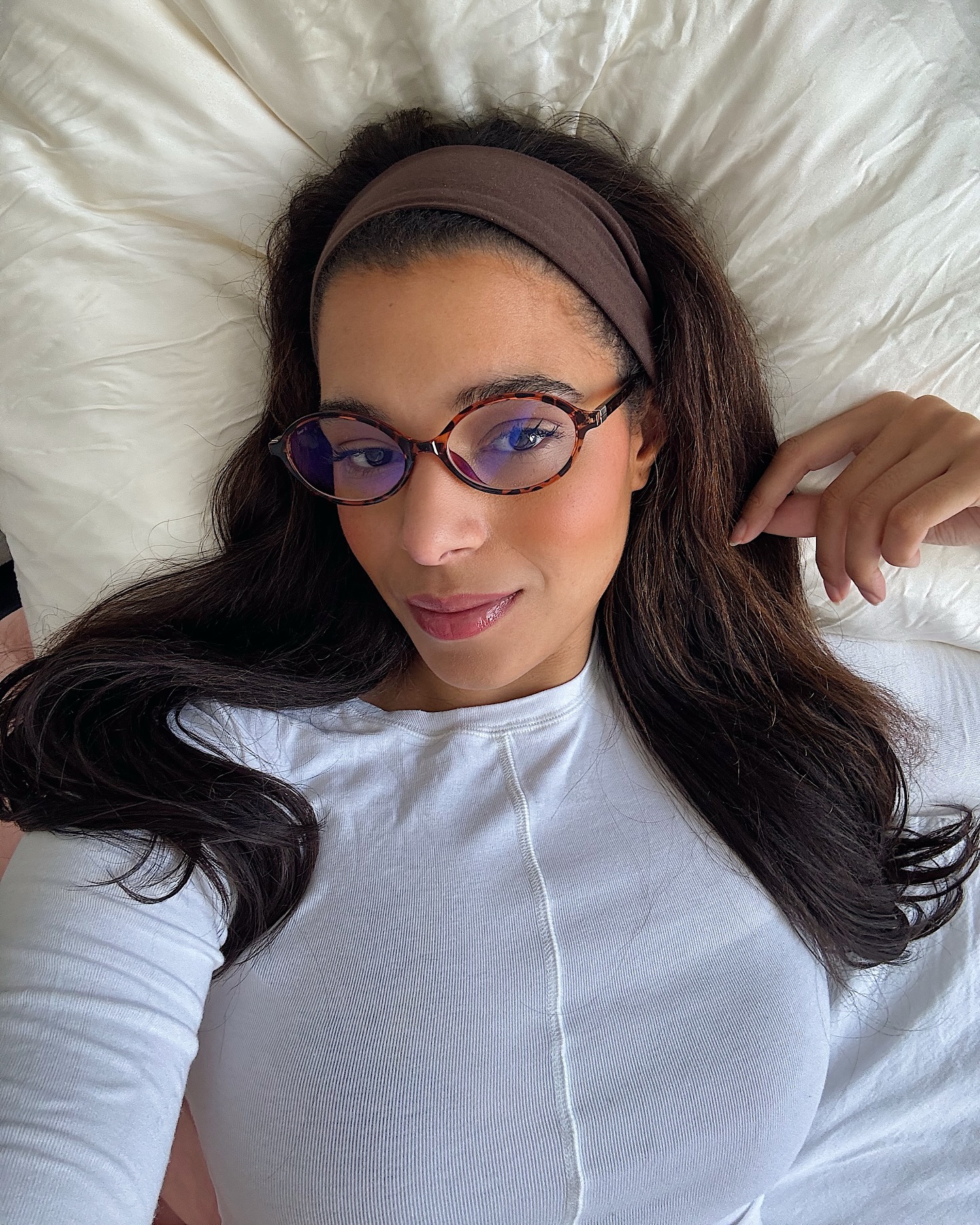 Photo #1 from nadine_alyana with the caption: Woke up like this… 🛏️ from a nap! Always wondering how girls sleep or go to sports with make up on. Anyways just want to remember that my code NADINE15 is still valid rapunzelofsweden for 15% off ✨ wearing Max Volume in color 1.2 *ad #rapunzelofsweden #clipinextensions #extensions #hairtutorial #hairstyle #cleangirl #berlingirl #brunette